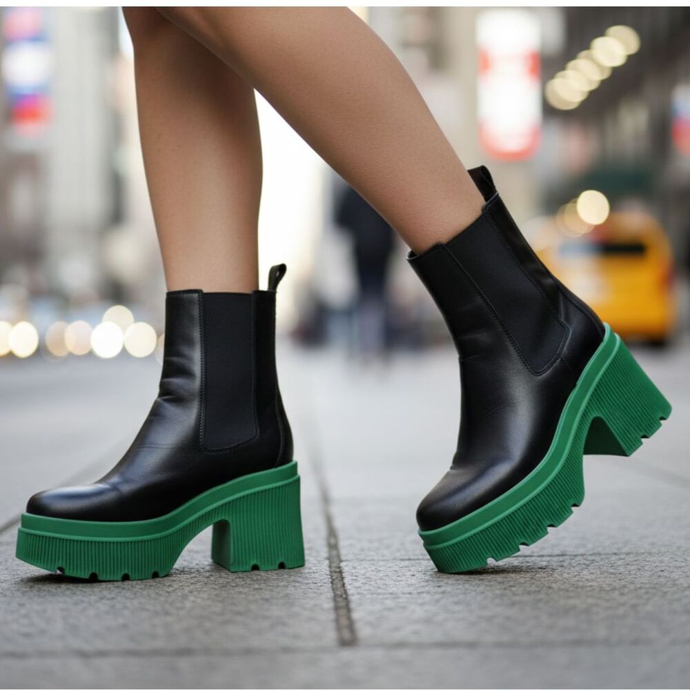 Bamboo Chelsea Lug Sole Chunky Boots Sz 6.5